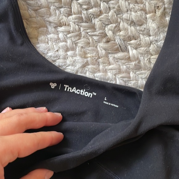 Aritzia TNAction TnaBUTTER Core Tank - Picture 2 of 3